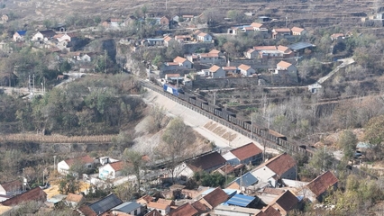 2025好網(wǎng)民&middot;在淄博⑤ |劉震:用鏡頭記錄鄉(xiāng)村 用行動(dòng)傳遞愛心